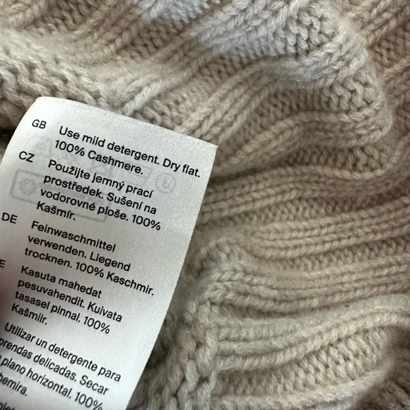 COS Women’s Chunky Pure Cashmere Turtleneck Sweater Size S - Picture 8 of 11